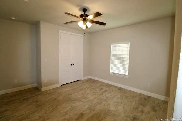 $475,000 | 153 West Medium Meadow Drive, Lytle, TX 78052