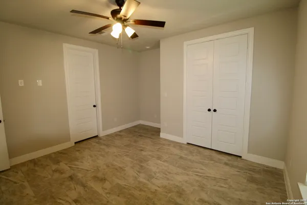 $475,000 | 153 West Medium Meadow Drive, Lytle, TX 78052