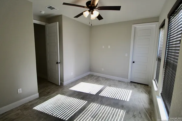 $475,000 | 153 West Medium Meadow Drive, Lytle, TX 78052
