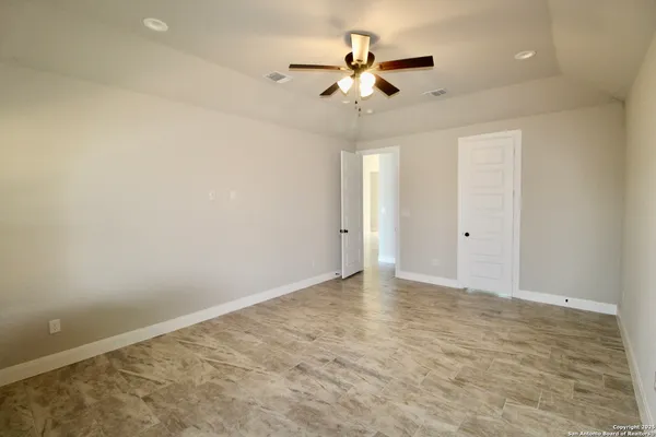 $475,000 | 153 West Medium Meadow Drive, Lytle, TX 78052