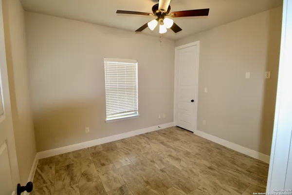 $475,000 | 153 West Medium Meadow Drive, Lytle, TX 78052