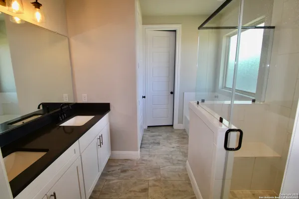 $475,000 | 153 West Medium Meadow Drive, Lytle, TX 78052
