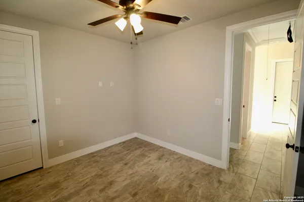 $475,000 | 153 West Medium Meadow Drive, Lytle, TX 78052
