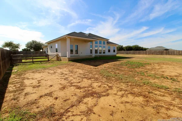 $475,000 | 153 West Medium Meadow Drive, Lytle, TX 78052