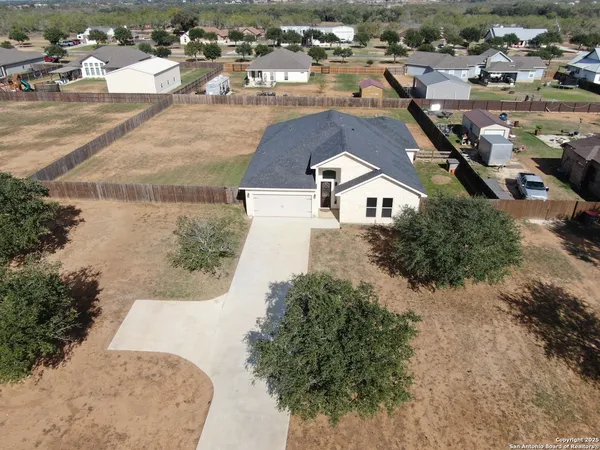 $475,000 | 153 West Medium Meadow Drive, Lytle, TX 78052