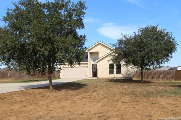 $475,000 | 153 West Medium Meadow Drive, Lytle, TX 78052