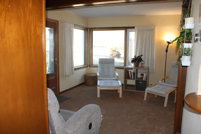 $200,000 | 1802 10th Place Northeast, Austin, MN 55912