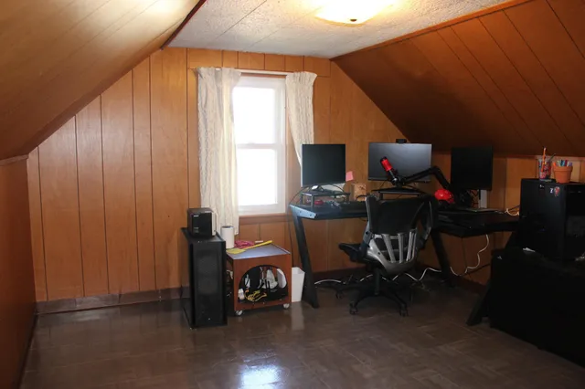 $195,000 | 1802 10th Place Northeast, Austin, MN 55912