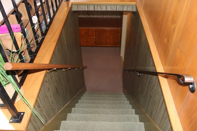 $200,000 | 1802 10th Place Northeast, Austin, MN 55912