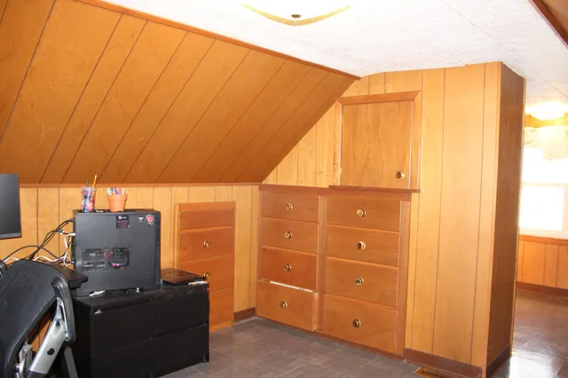 $195,000 | 1802 10th Place Northeast, Austin, MN 55912