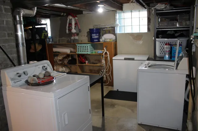 $200,000 | 1802 10th Place Northeast, Austin, MN 55912