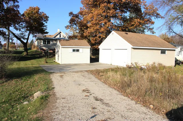 $200,000 | 1802 10th Place Northeast, Austin, MN 55912