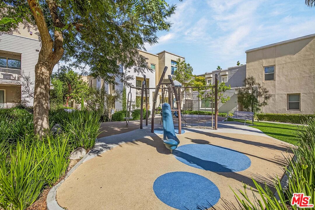 707 Colorado Circle Carson, CA 90745 - Photo 32 of 40 a view of a basketball court