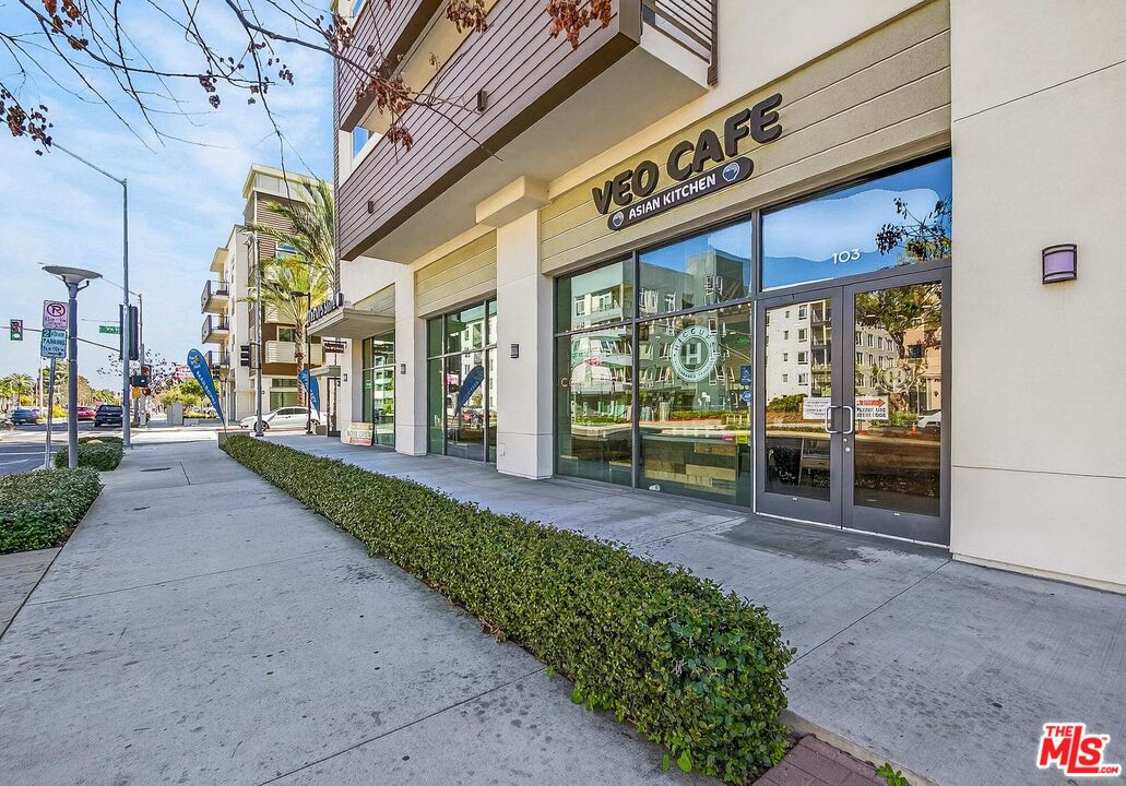 707 Colorado Circle Carson, CA 90745 - Photo 39 of 40 a view of a building with sitting area