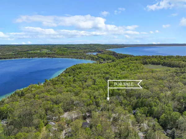 $849,000 | 4021 East Oxford Drive, Unit LOT: 29 30, Leland, MI 49654