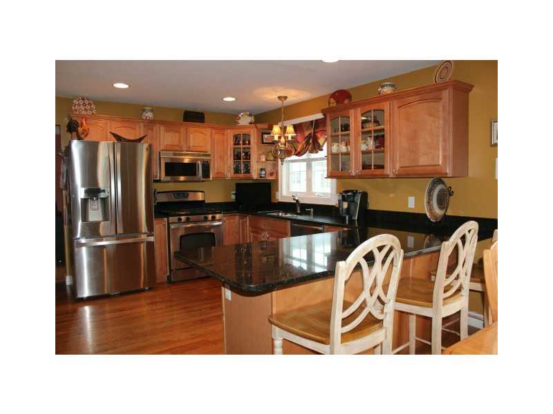 328 Sowams Road Barrington, RI 02806 - Photo 3 of 10 Kitchen.