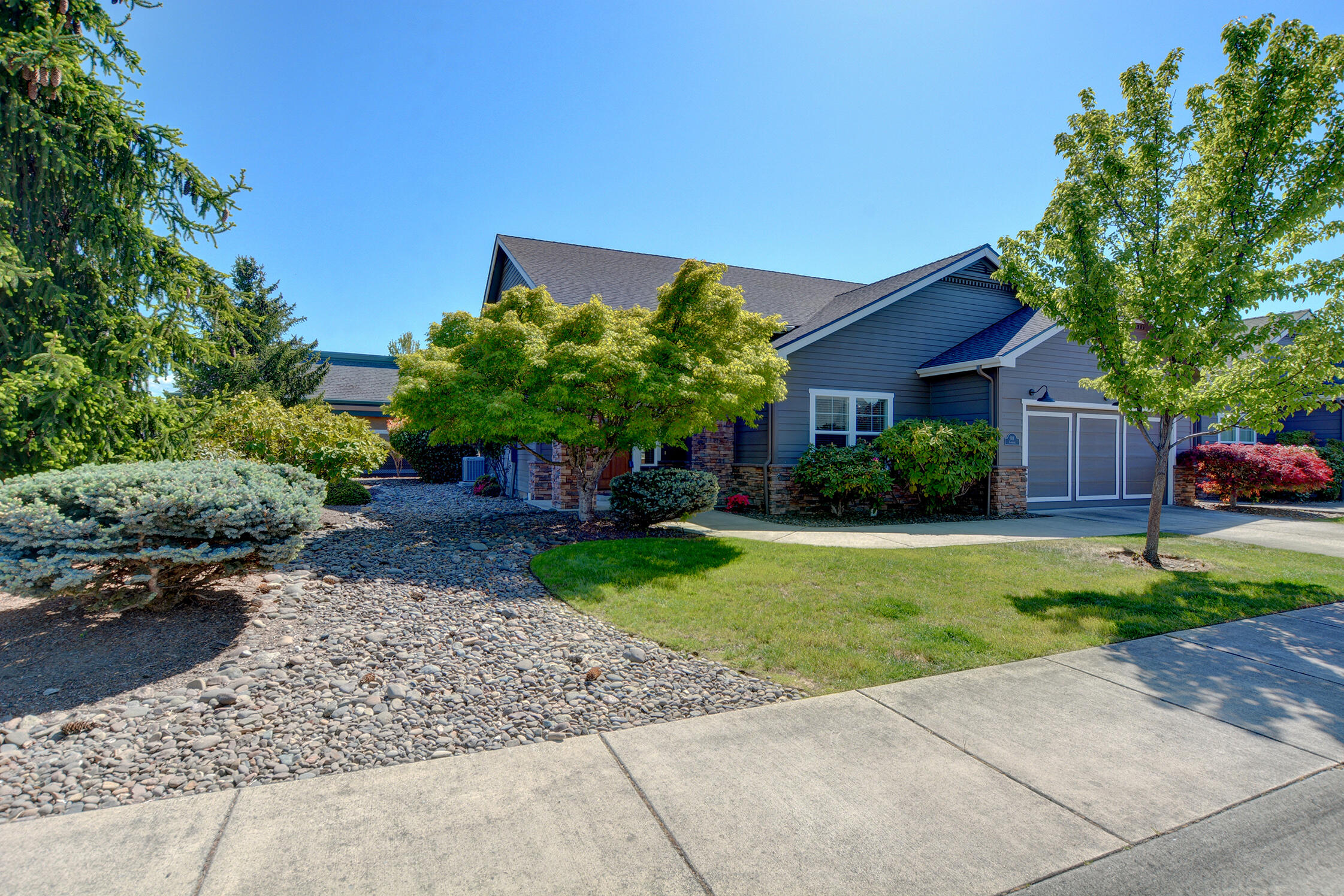108 Sandridge Way Eagle Point, OR 97524 - Photo 4 of 55 DSC_6113_4_5Interior Custom Settings