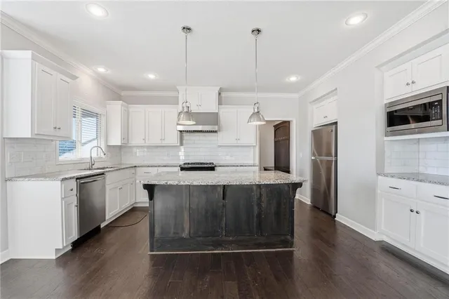 $559,999 | 2409 Northeast 112th Street, Kansas City, MO 64155