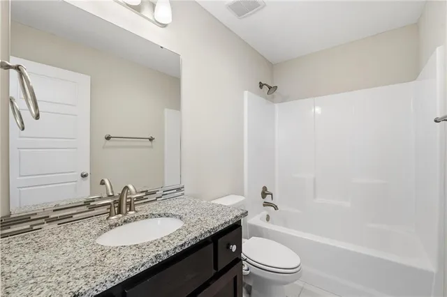 $559,999 | 2409 Northeast 112th Street, Kansas City, MO 64155