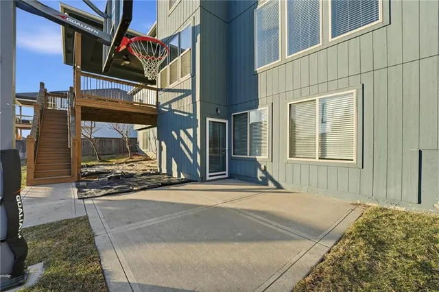 $559,999 | 2409 Northeast 112th Street, Kansas City, MO 64155