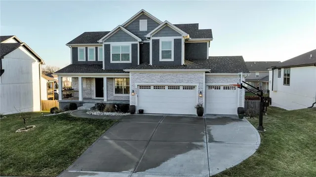 $559,999 | 2409 Northeast 112th Street, Kansas City, MO 64155