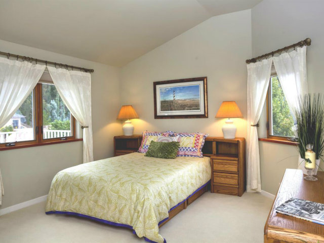 237 Del Monte Road El Granada, CA 94019 - Photo 18 of 25 Gallery Image 18