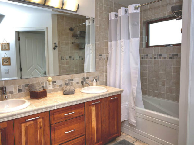 237 Del Monte Road El Granada, CA 94019 - Photo 19 of 25 Gallery Image 19