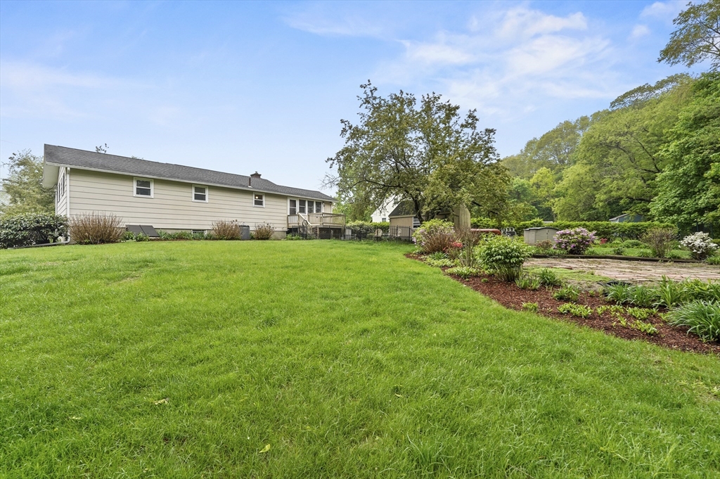 11 Huron Drive Hudson, MA 01749 - Photo 3 of 30