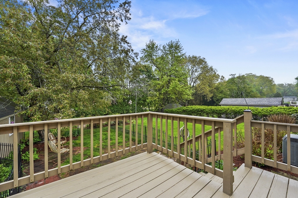 11 Huron Drive Hudson, MA 01749 - Photo 4 of 30