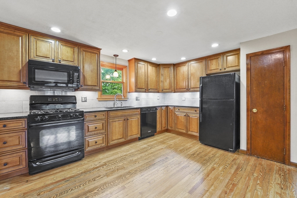 11 Huron Drive Hudson, MA 01749 - Photo 9 of 30