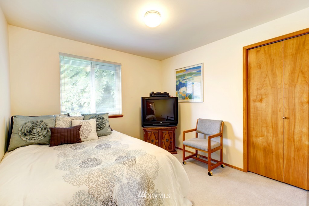 10416 Southeast 187th Place Renton, WA 98055 - Photo 11 of 17