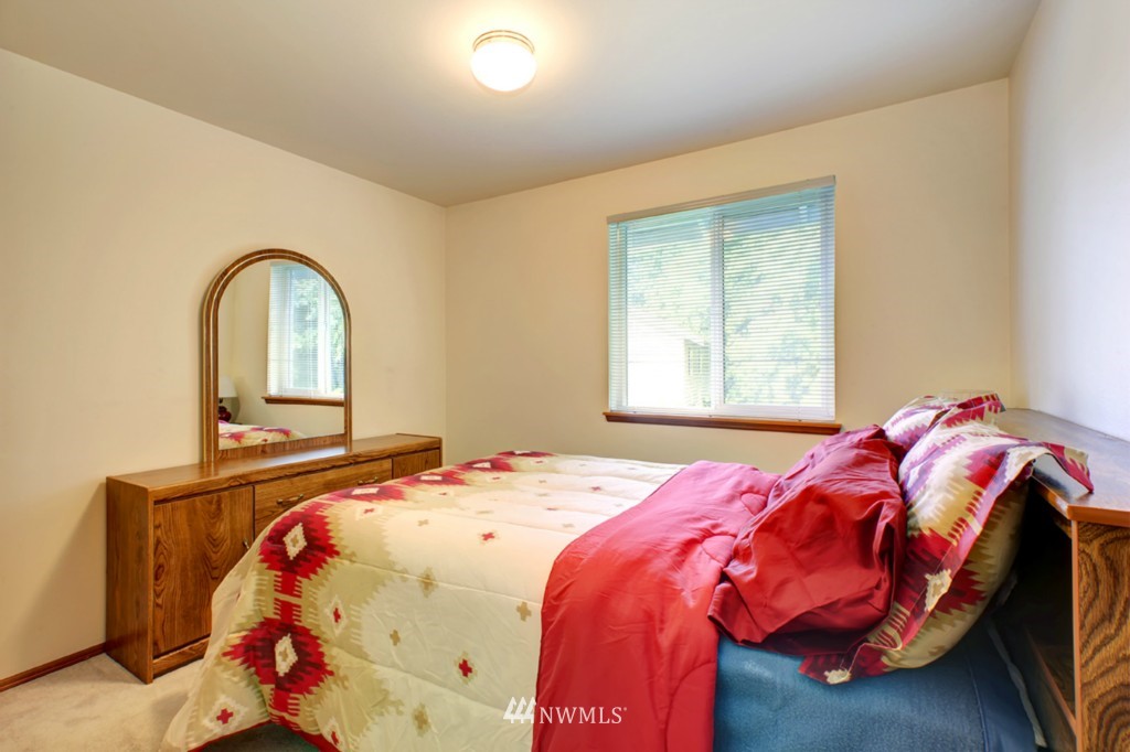 10416 Southeast 187th Place Renton, WA 98055 - Photo 10 of 17
