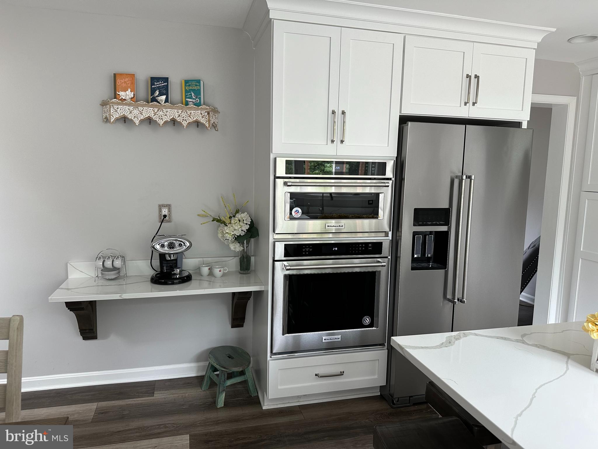 20575 Coppersmith Drive Ashburn, VA 20147 - Photo 13 of 51 Coffee bar or desk