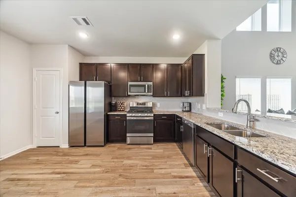 $3,800 | 1523 Alpine Drive, Rosharon, TX 77583