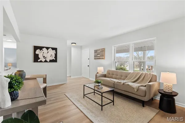 $355,000 | 1251 Green Knoll Drive, Fenton, MO 63026