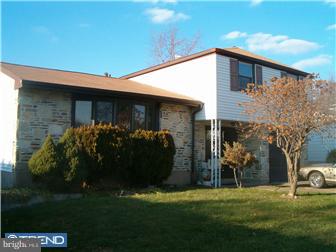 9732 Chapel Road Philadelphia, PA 19115 - Photo 2 of 8