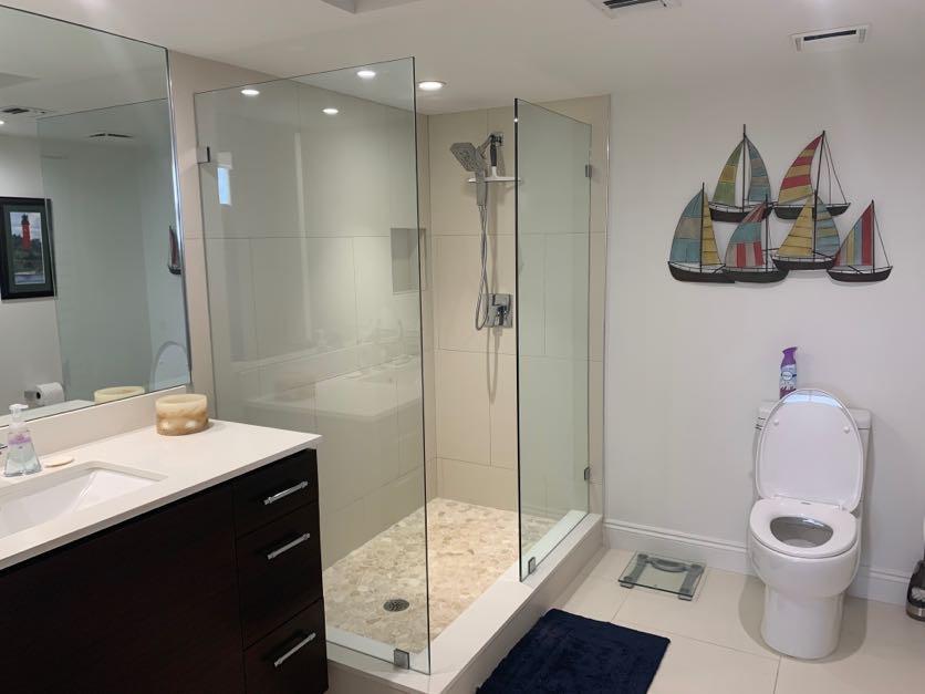 400 Ocean Trail Way, Unit 1010 Jupiter, FL 33477 - Photo 24 of 40 Guest Bathroom