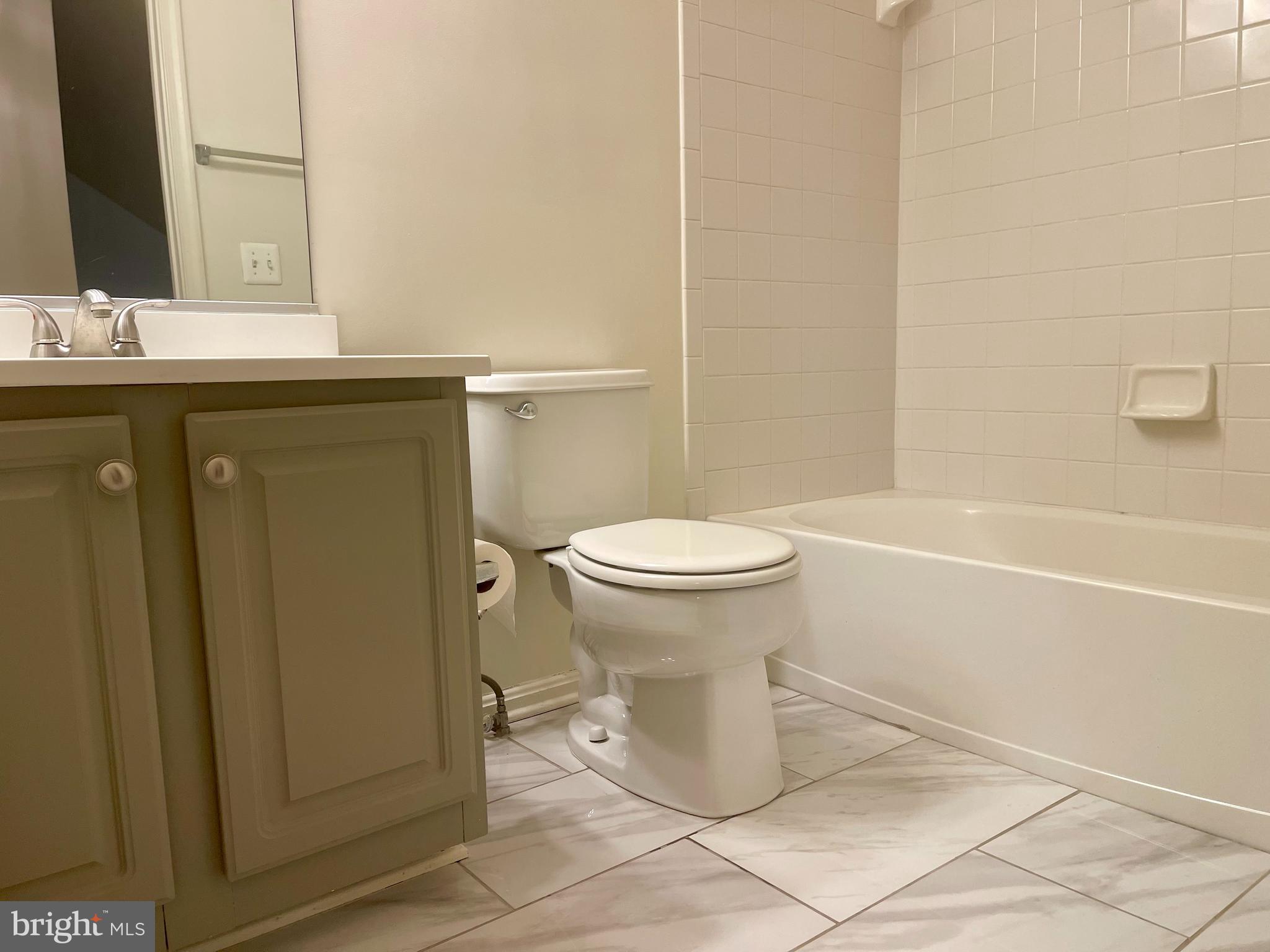 11854 Breton Court, Unit 17B Reston, VA 20191 - Photo 15 of 22