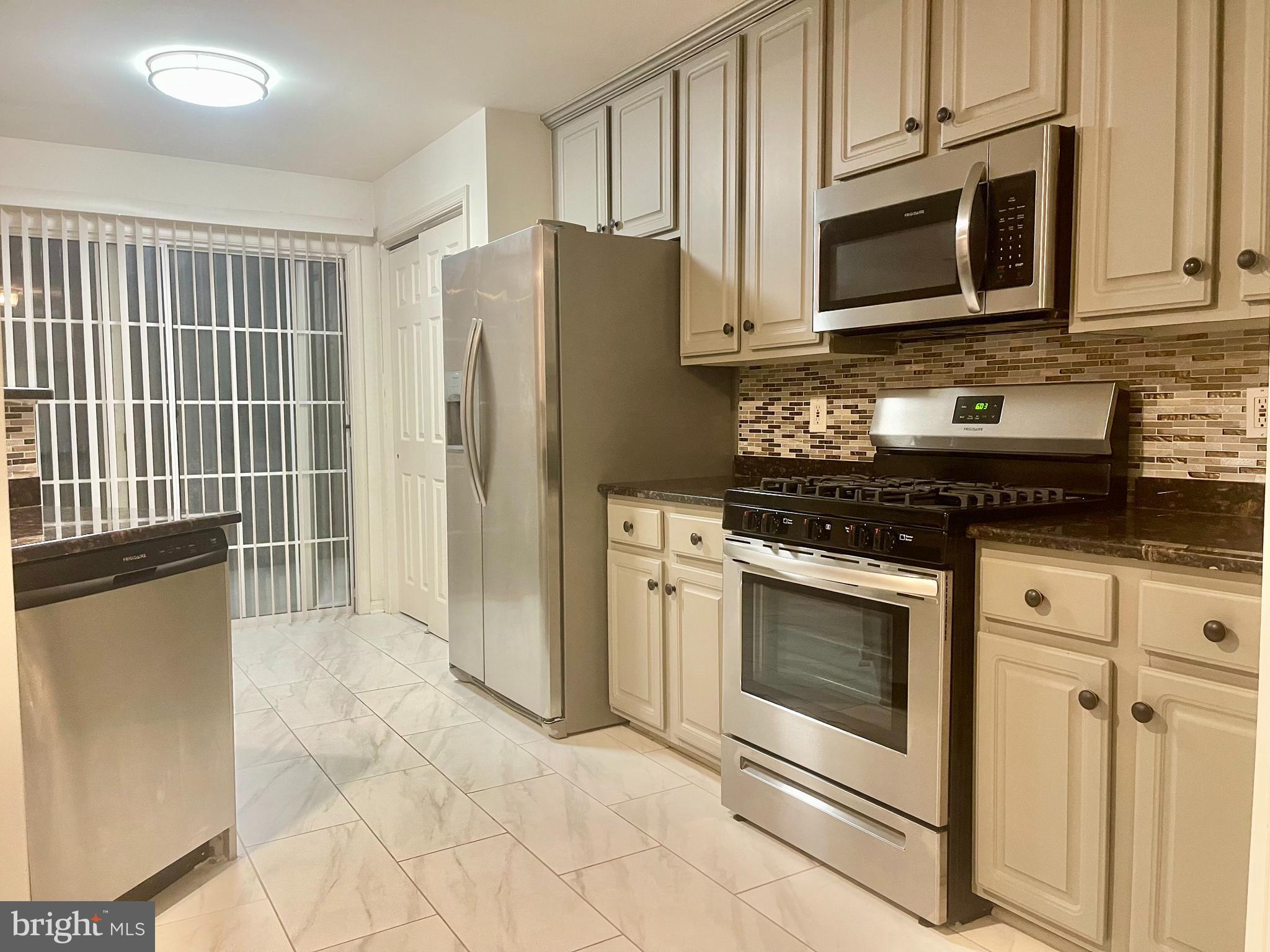 11854 Breton Court, Unit 17B Reston, VA 20191 - Photo 4 of 22