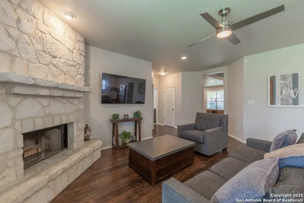 $2,450 | 429 Sorenstam Way, Cibolo, TX 78108