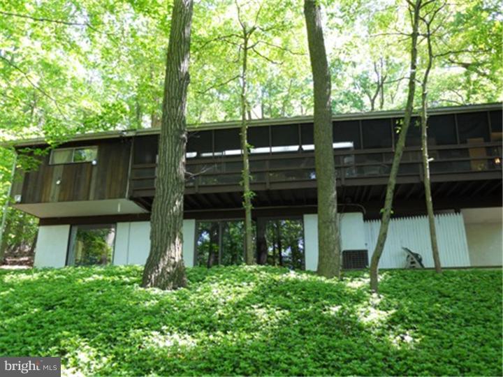 206 Lawrence Lane Wayne, PA 19087 - Photo 3 of 19 Gallery Image 3
