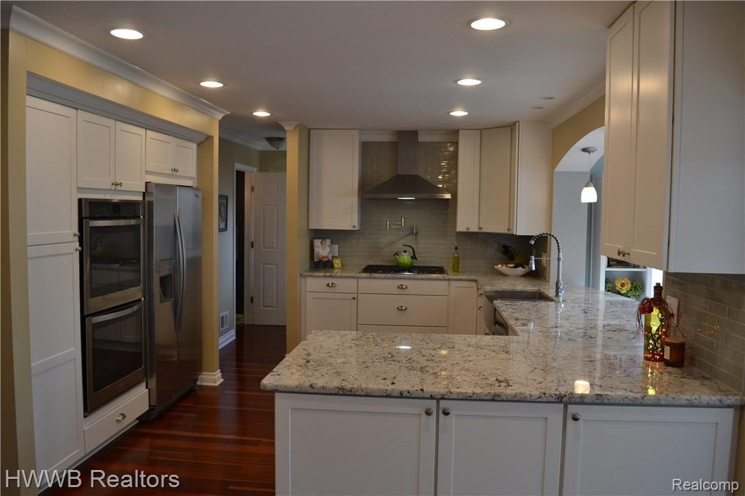 128 Linwood Avenue Rochester, MI 48307 - Photo 8 of 44 9-Kitchen View.JPG