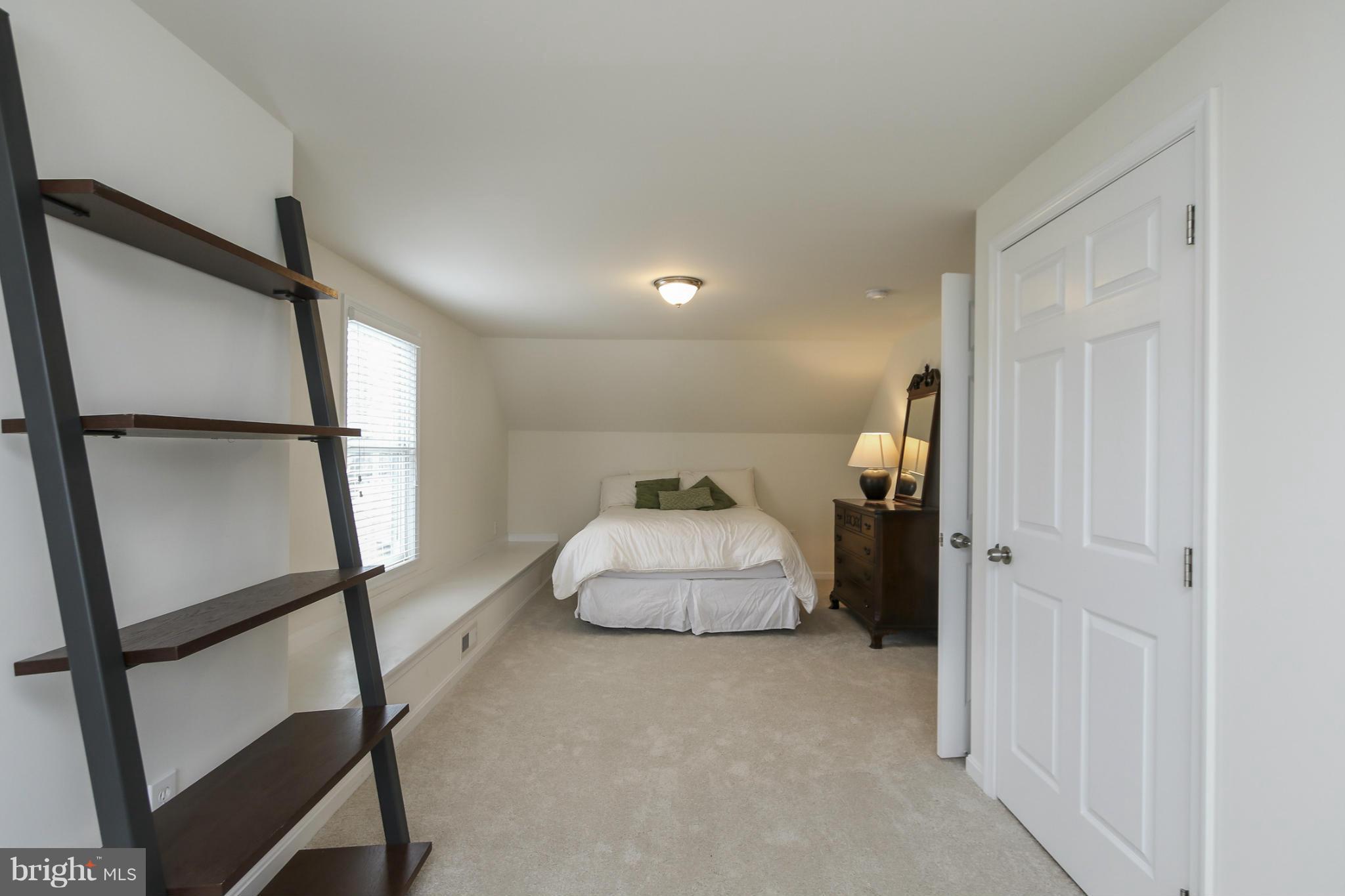 422 Venton Road Edgewater, MD 21037 - Photo 20 of 30 Third Floor Bedroom #4