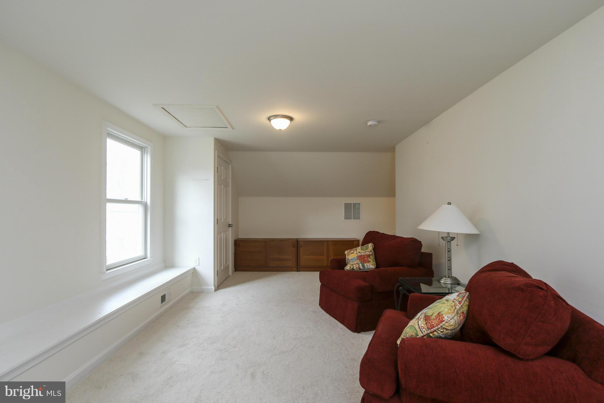 422 Venton Road Edgewater, MD 21037 - Photo 22 of 30 Third Floor Bedroom #5