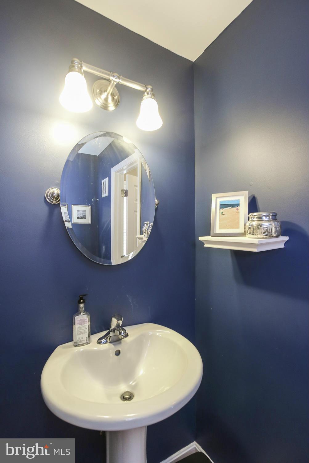 422 Venton Road Edgewater, MD 21037 - Photo 10 of 30 First Floor Half Bath