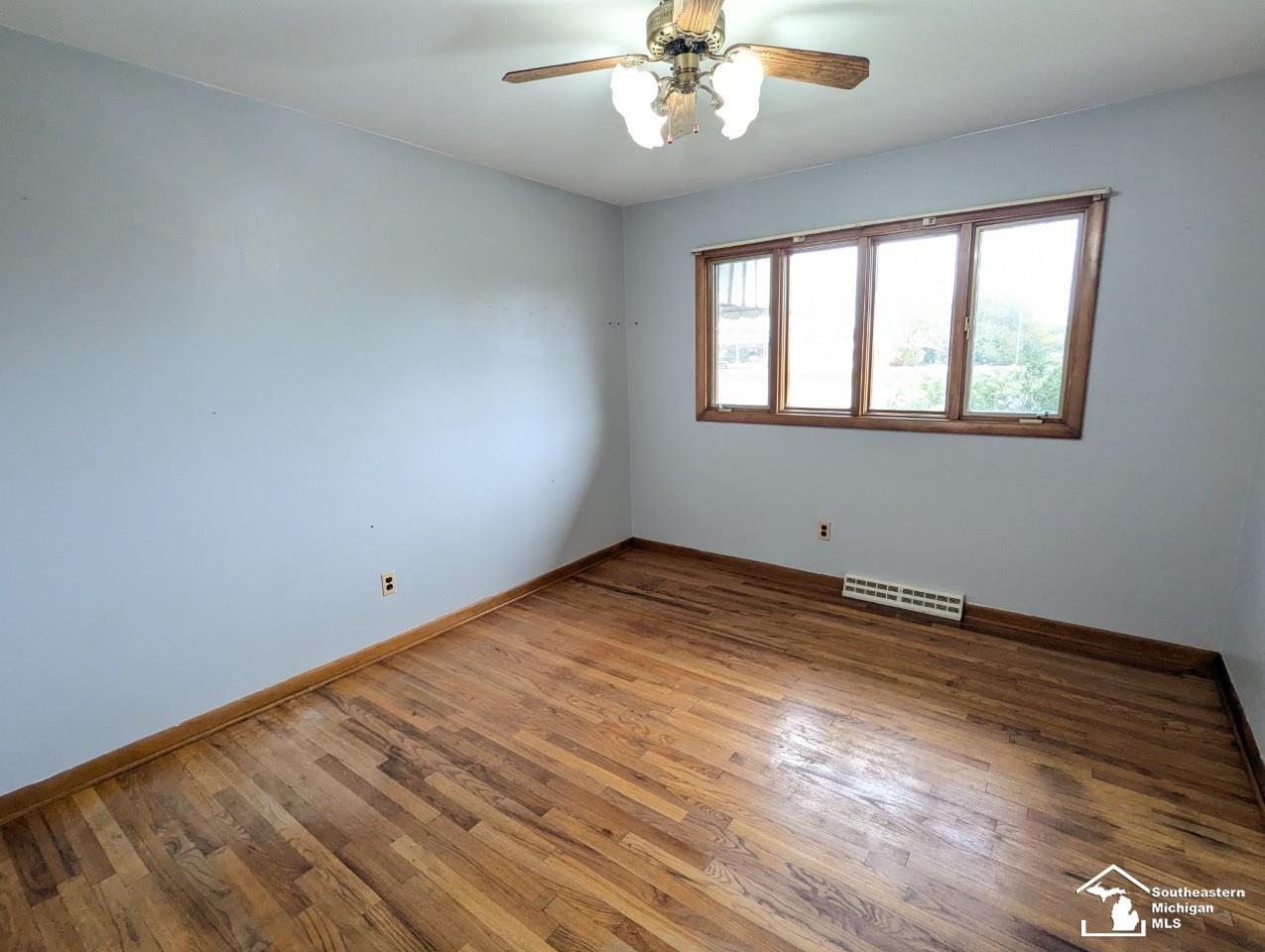 1261 Stewart Road Monroe, MI 48162 - Photo 17 of 31 50193234-7100d2a4-11d4-40c2-9956-162d12035804.JPG