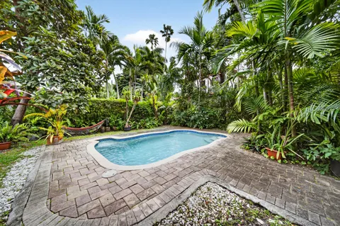 $1,650,000 | 320 San Sebastian Avenue, Coral Gables, FL 33134