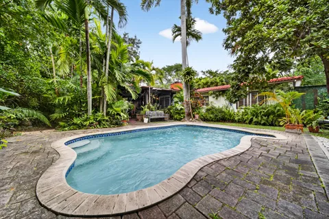 $1,650,000 | 320 San Sebastian Avenue, Coral Gables, FL 33134