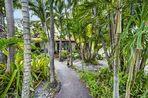 $1,650,000 | 320 San Sebastian Avenue, Coral Gables, FL 33134