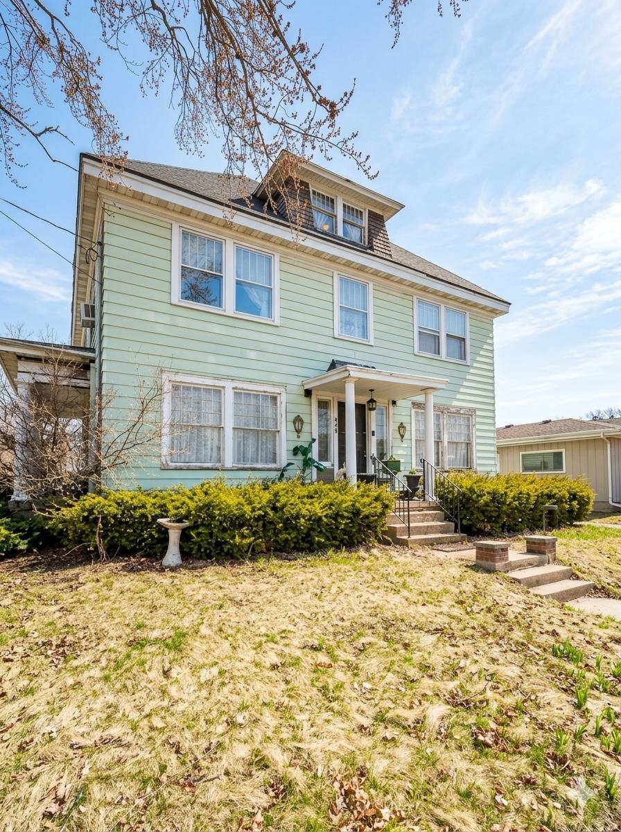 418 Broad Street Menasha, WI 54952 - Photo 1 of 2